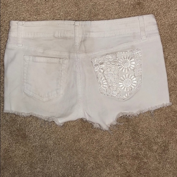Shorts - Picture 6 of 7